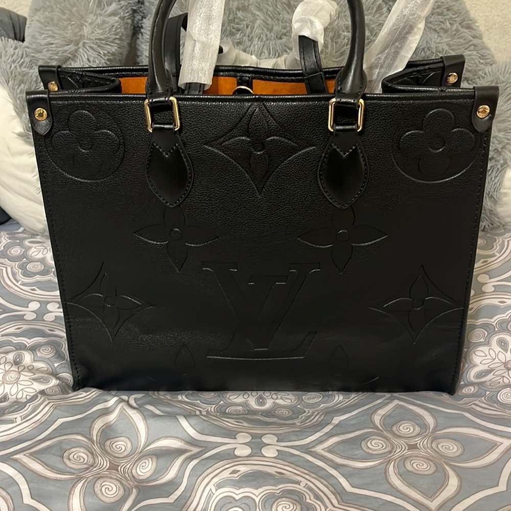 on the go, black empriente, handbag/purse
